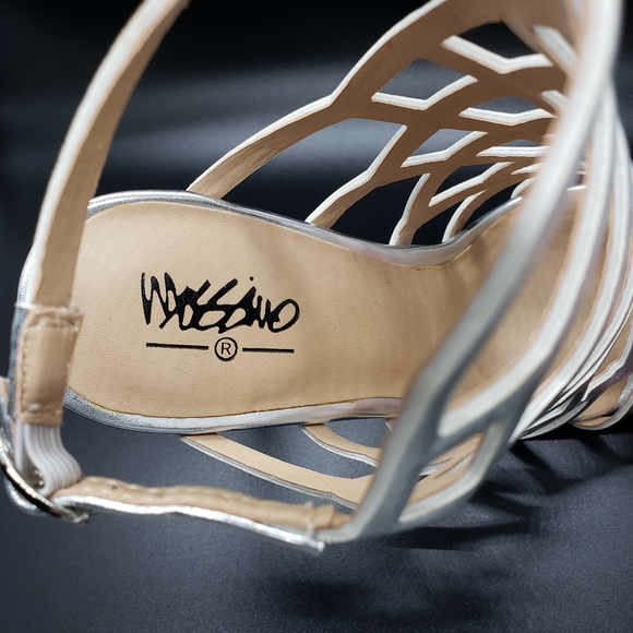 Mossimo Heels Silver - Picture 5 of 8